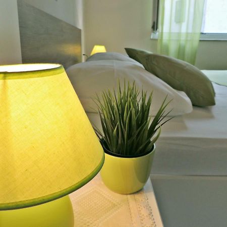 Apartments Jelena Паг Экстерьер фото