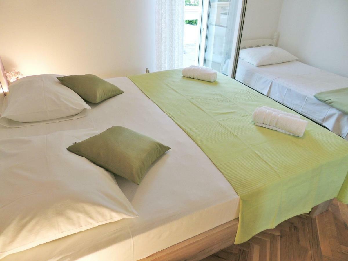 Apartments Jelena Паг Экстерьер фото